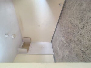 Room in 2.5 BHK Builder Floor at Sheikh Sarai – for Rent