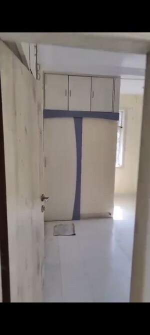 Room in 2 BHK Apartment at Ghatkopar East – for Rent