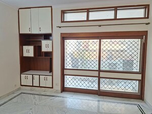 Room in 3 BHK Builder Floor at Uday Park – for Rent