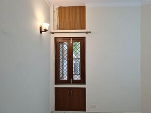 Furnished Amenities in 3 BHK Builder Floor at Uday Park – for Rent