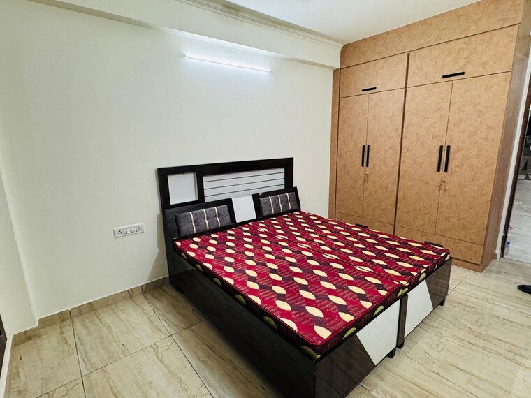 Bedroom, palam vihar 3 Bedroom 300 Sq.Yd. Builder Floor In Palam Vihar Gurgaon 10673537