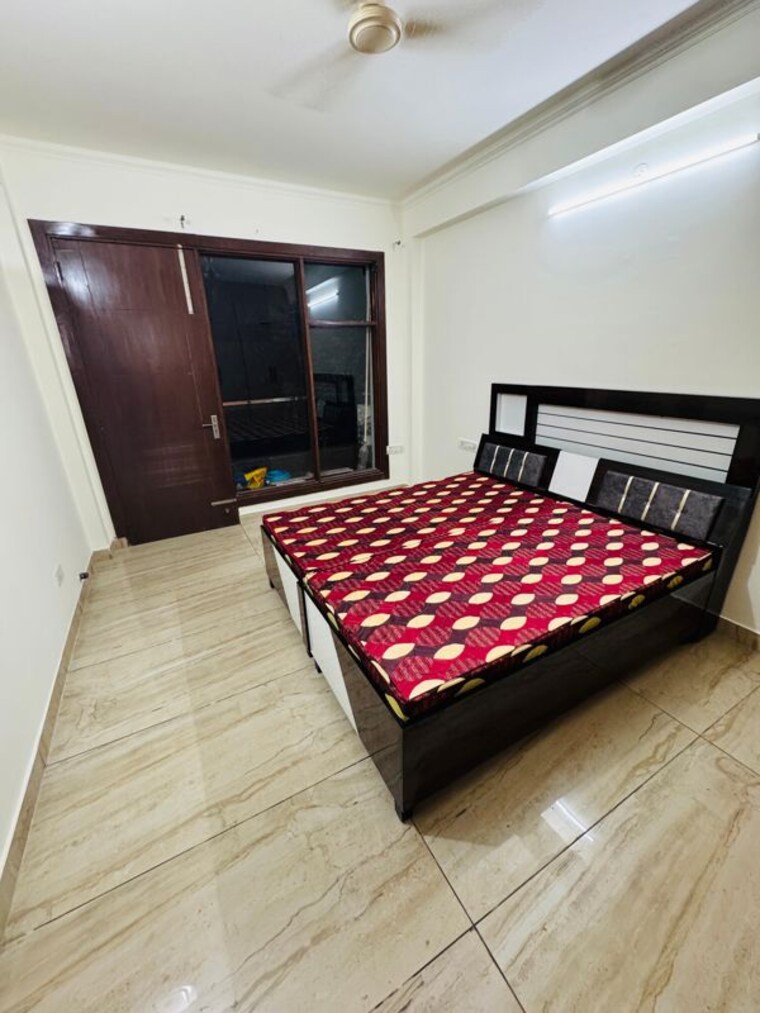 Bedroom, palam vihar 3 Bedroom 300 Sq.Yd. Builder Floor In Palam Vihar Gurgaon 10673537