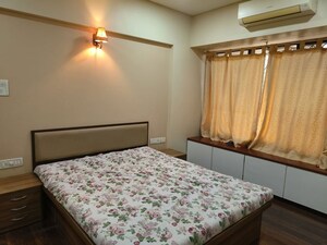 2 BHK Apartment For Rent in Vasant View, Malad West