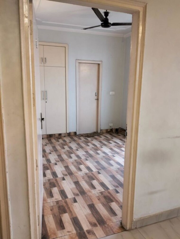 Bathroom, sector 22 3 Bedroom 1550 Sq.Ft. Builder Floor In Sector 22 Gurgaon 10673547