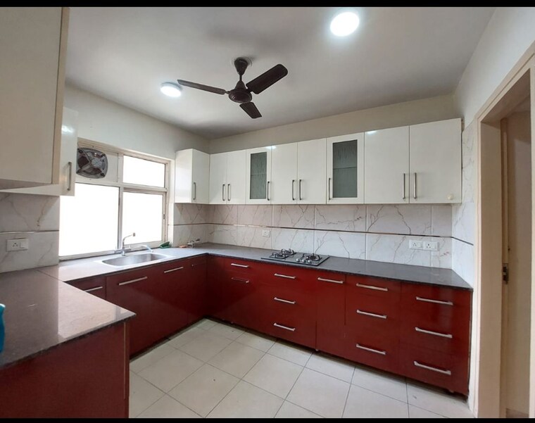Kitchen, bptp-freedom-park-life 3.5 Bedroom 2293 Sq.Ft. Apartment In Sector 57 Gurgaon 10673544