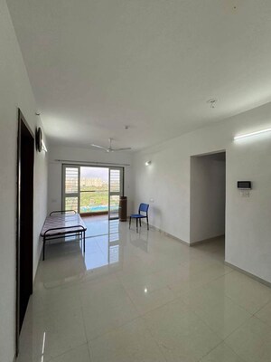 Room in 3 BHK Apartment at Kohinoor Sportsville, Hinjewadi – for Rent