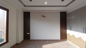 Room in 3 BHK Builder Floor at Sector 23 – for Rent