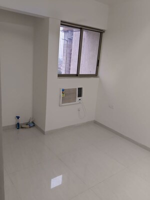 Room in 1 BHK Apartment at Lodha Crown Kolshet, Kolshet Road – for Rent