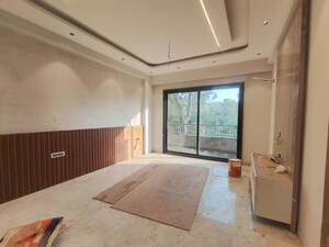 Room in 3 BHK Builder Floor at Sector 23 – for Rent