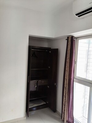 Furnished Amenities in 2 BHK Apartment at Lodha Amara, Kolshet Road – for Rent