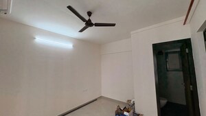 Room in 1 BHK Apartment at Piramal Vaikunth, Balkum Pada – for Rent