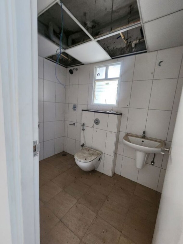 Bathroom, godrej-aqua 3 Bedroom 1474 Sq.Ft. Apartment In International Airport Road Bangalore 10673625