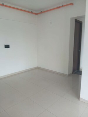 Room in 3 BHK Apartment at Kalpataru Immensa, Kolshet Road – for Rent