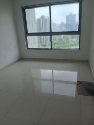 Room in 3 BHK Apartment at Kalpataru Immensa, Kolshet Road – for Rent