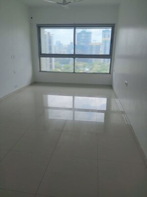 Room in 3 BHK Apartment at Kalpataru Immensa, Kolshet Road – for Rent