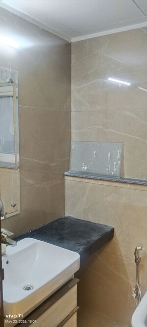 Furnished Amenities in 3.5 BHK Builder Floor at Smart World Orchard, Sector 61 – for Sale