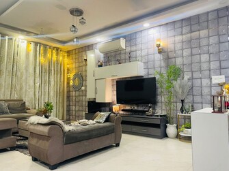 4 BHK 2050 Sq.Ft. Apartment in DLF Vibhuti Khand