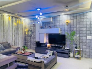 Living Room in 4 BHK Apartment at DLF Vibhuti Khand, Gomti Nagar – for Rent