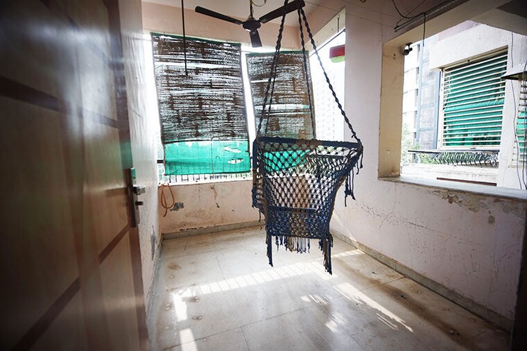 Balcony, maninagar 3 Bedroom 210 Sq.Yd. Apartment In Maninagar Ahmedabad 10673717
