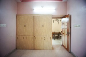 Room in 3 BHK Apartment at Maninagar – for Sale