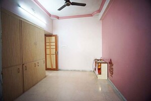Room in 3 BHK Apartment at Maninagar – for Sale