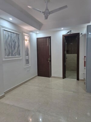 Room in 3 BHK Builder Floor at Sushant Lok I – for Sale