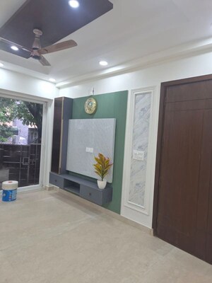 Room in 3 BHK Builder Floor at Sushant Lok I – for Sale