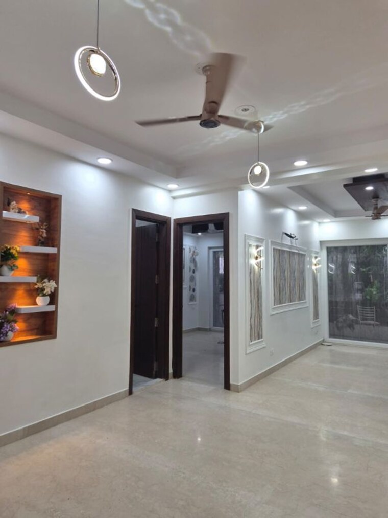  Parking, sushant lok i 3 Bedroom 215 Sq.Yd. Builder Floor In Sushant Lok I Gurgaon 10673714
