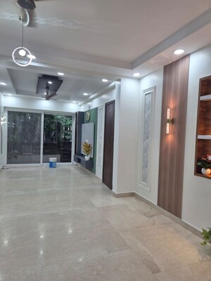 Room in 3 BHK Builder Floor at Sushant Lok I – for Sale