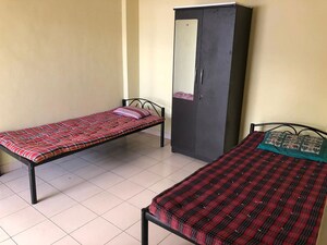 Bedroom in 2 BHK Apartment at Prabhat Road – for Rent
