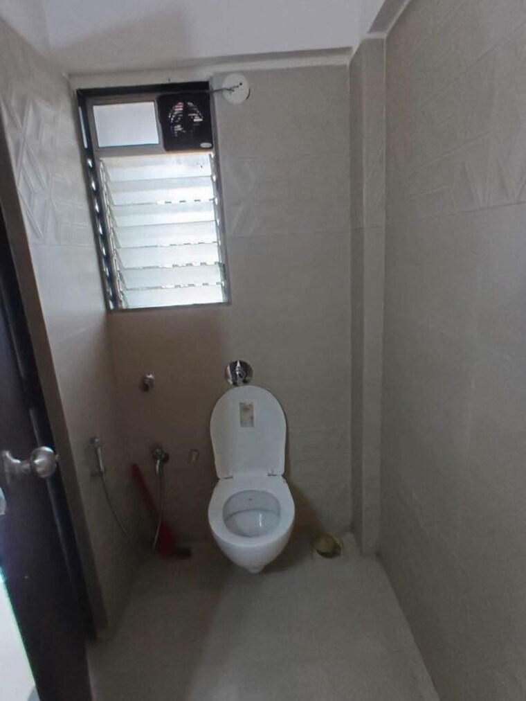 Bathroom, dgs-sheetal-tapovan 2 Bedroom 850 Sq.Ft. Apartment In Malad East Mumbai 10673727