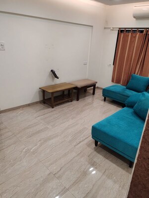 2 BHK Apartment For Rent in Khar Sunrise CHS, Khar West