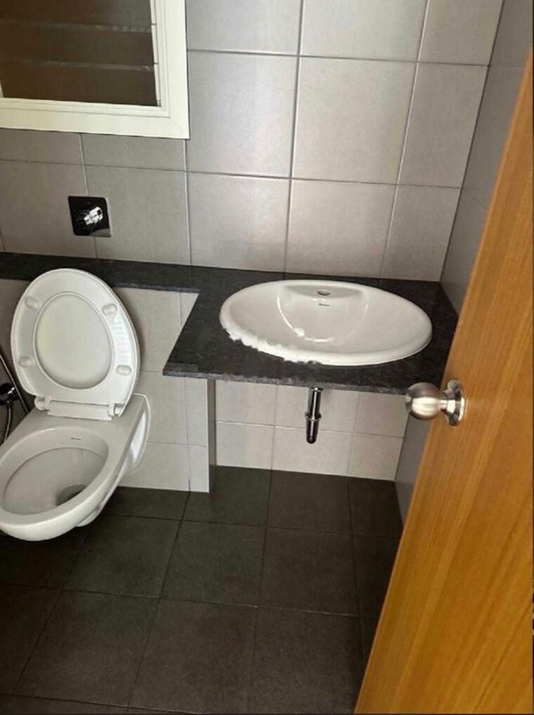 Bathroom, sobha-dream-gardens 2 Bedroom 1054 Sq.Ft. Apartment In Thanisandra Main Road Bangalore 10673736