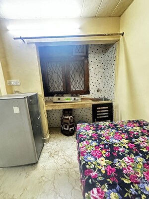 Furnished Amenities in 1 RK Builder Floor at Lajpat Nagar – for Rent
