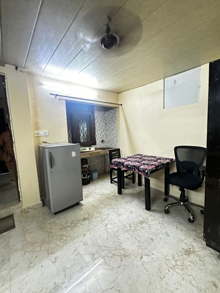 Team Area, lajpat nagar 1 RK 50 Sq.Yd. Builder Floor In Lajpat Nagar Delhi 10673738