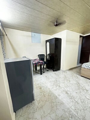 Team Area in 1 RK Builder Floor at Lajpat Nagar – for Rent