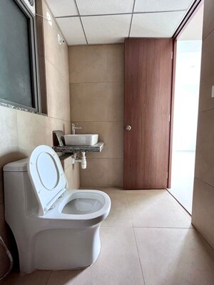 Bathroom in 3.5 BHK Apartment at Kalpataru Immensa, Kolshet Road – for Rent