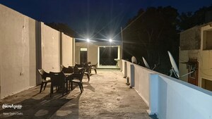Gym in 1 BHK Builder Floor at Lajpat Nagar 4 – for Rent