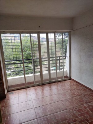 Room in 1 BHK Apartment at Pethkar Samrajya, Kothrud – for Rent