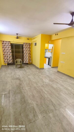Room in 3 BHK Apartment at New Town Action Area ii – for Rent