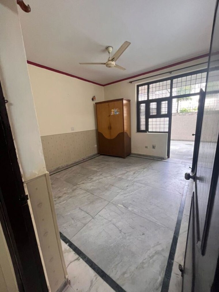 Room, sector 21 4 Bedroom 2500 Sq.Ft. Builder Floor In Sector 21 Gurgaon 10673781