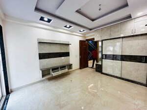 Parking in 3 BHK Builder Floor at Palam Vihar – for Rent