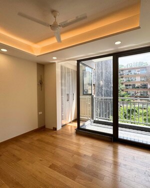 Room in 4 BHK Builder Floor at Palam Vihar – for Rent