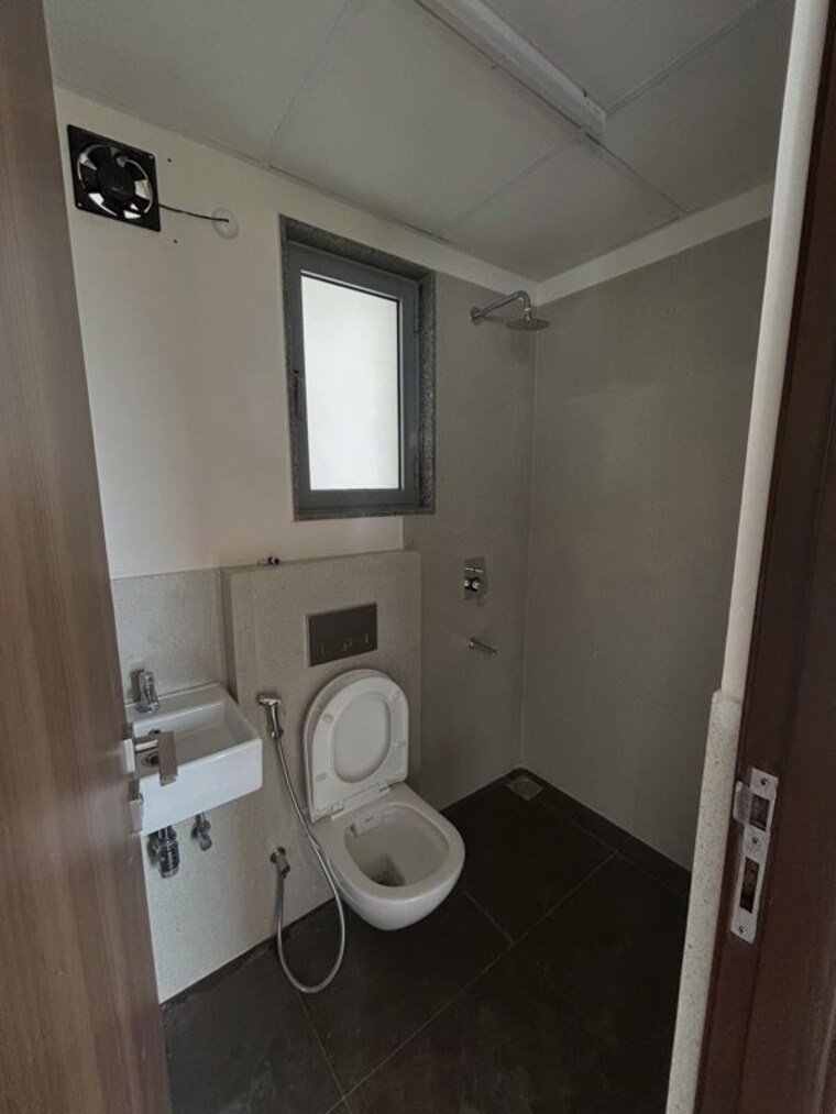 Bathroom, piramal-vaikunth 2 Bedroom 811 Sq.Ft. Apartment In Balkum Pada Thane 10673778