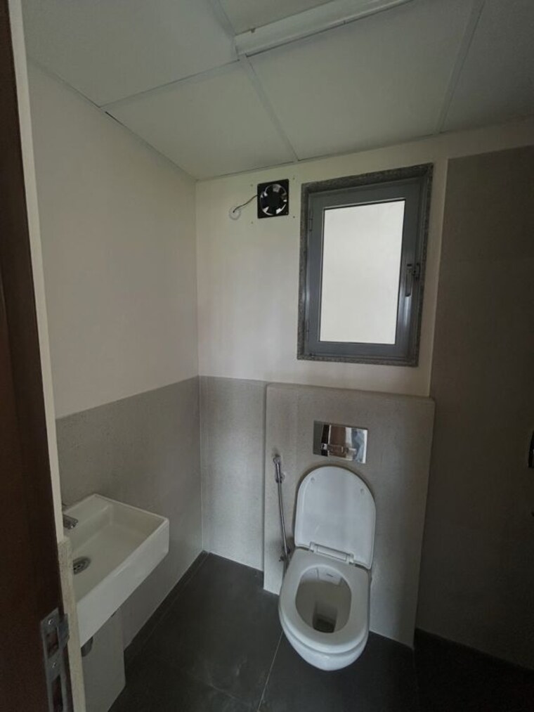 Bathroom, piramal-vaikunth 2 Bedroom 811 Sq.Ft. Apartment In Balkum Pada Thane 10673778