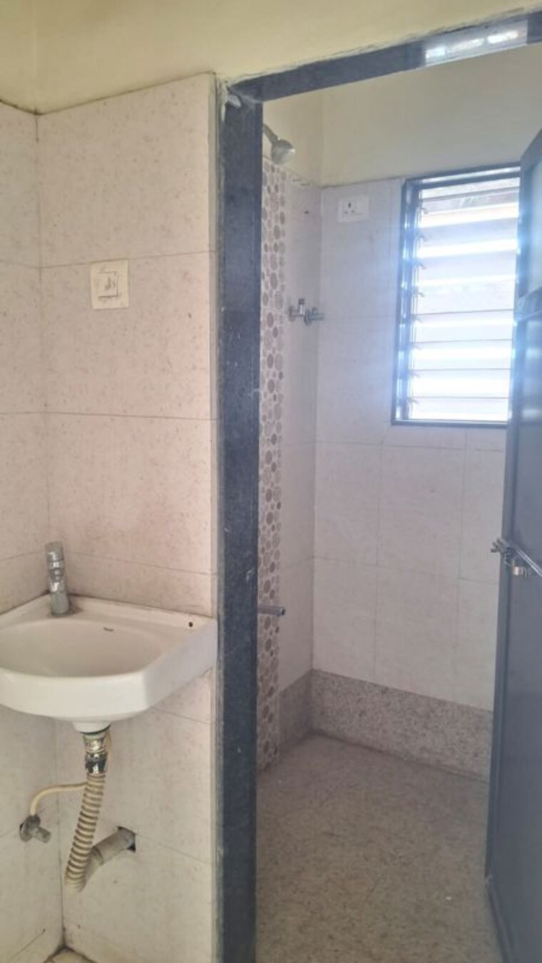 Bathroom, om-sai-heights-ulwe 1 Bedroom 640 Sq.Ft. Apartment In Ulwe Sector 16 Navi Mumbai 10673808