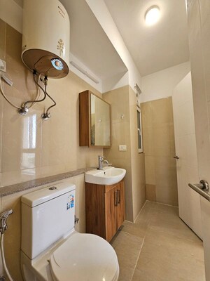 Bathroom in 3.5 BHK Apartment at Emaar Emerald Floors Premier, Sector 65 – for Rent