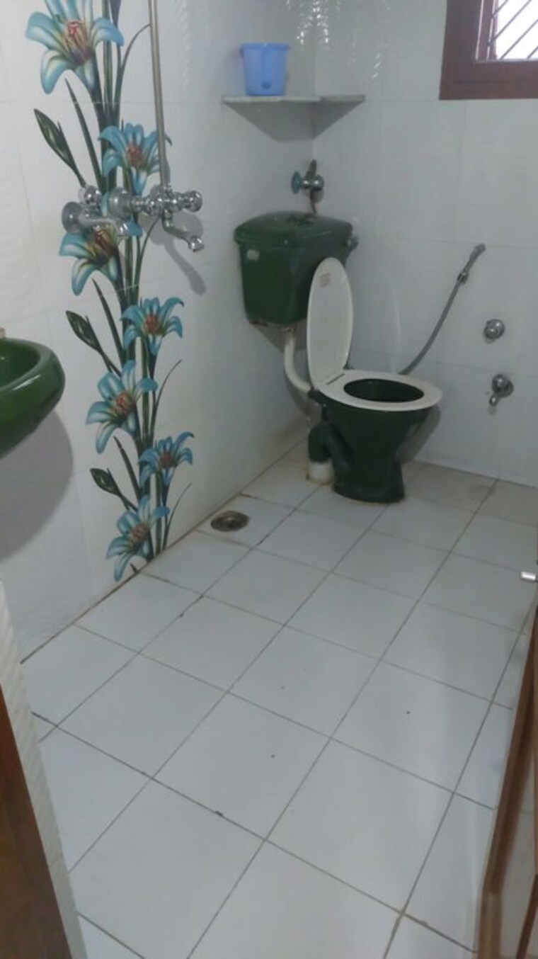 Bathroom, sector 46 2 Bedroom 250 Sq.Ft. Independent House In Sector 46 Chandigarh 10673820