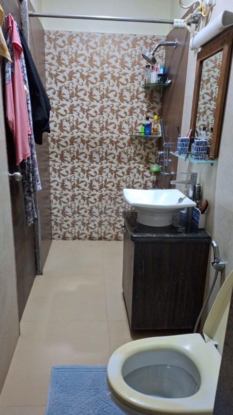 Bathroom, chembur 2 Bedroom 910 Sq.Ft. Apartment In Chembur Mumbai 10673796