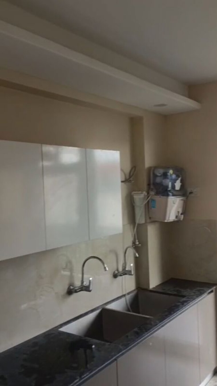 Bathroom, skylar-homes 3 Bedroom 250 Sq.Yd. Apartment In Patiala Road Zirakpur 10673799